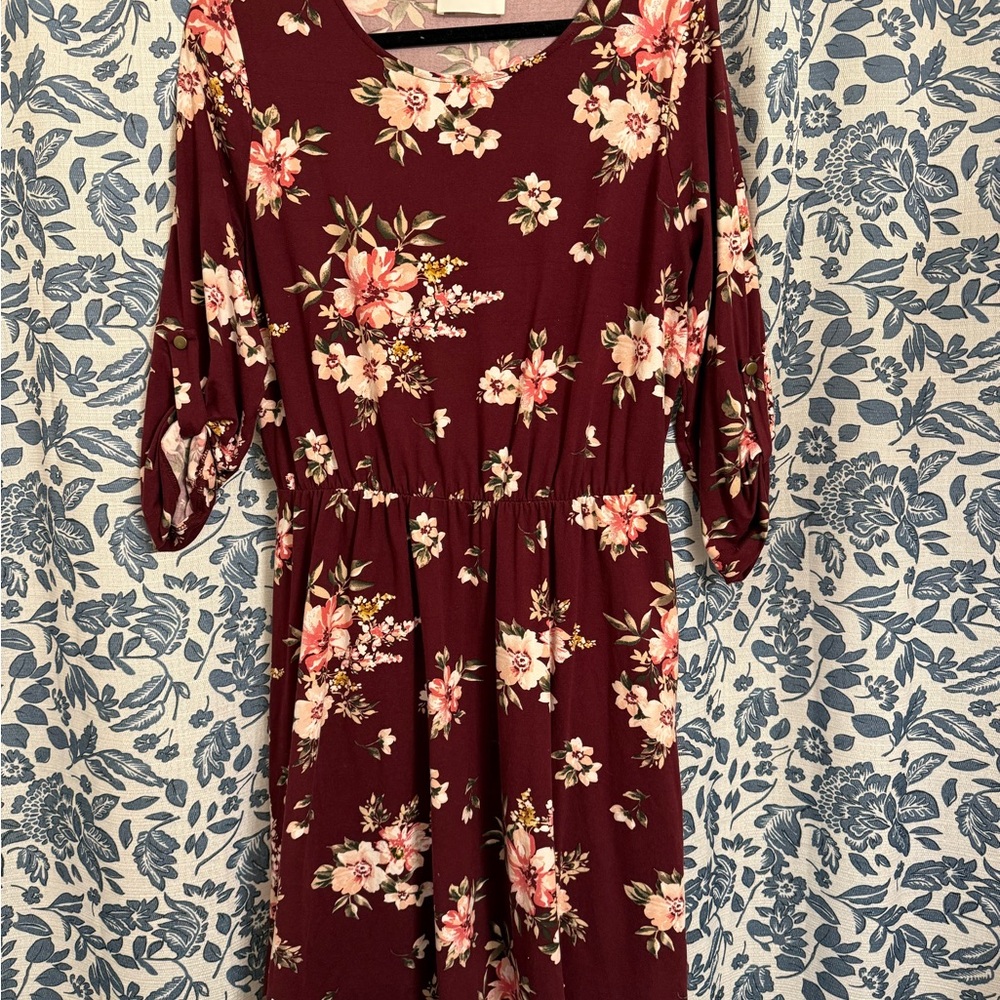 EUC French Grey Red Dress with 3/4 Sleeves and Scoop Neck Stitch Fix